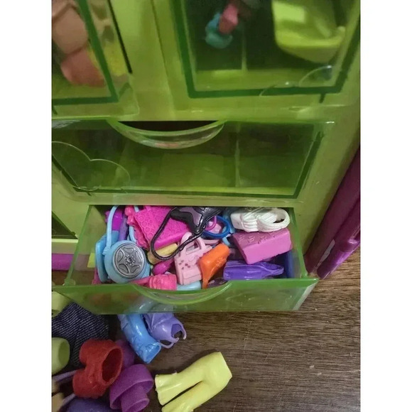 Polly Pocket - Massive Lot Of Dolls Clothing, Pets, and Accessories- Vintage - Picture 13 of 16